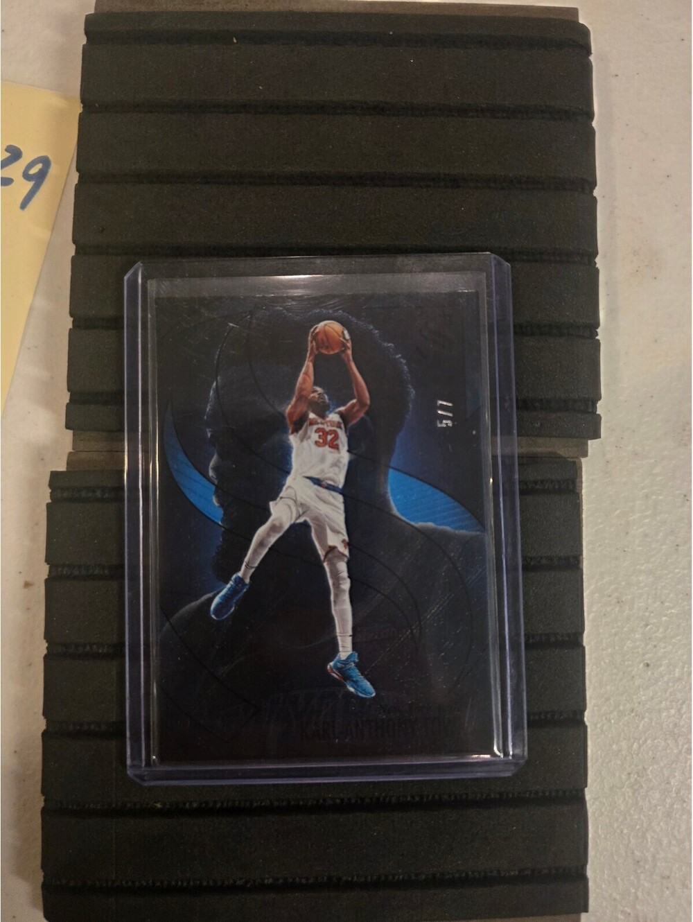2024 Panini silhouettes Karl-Anthony Towns /7 new york knicks